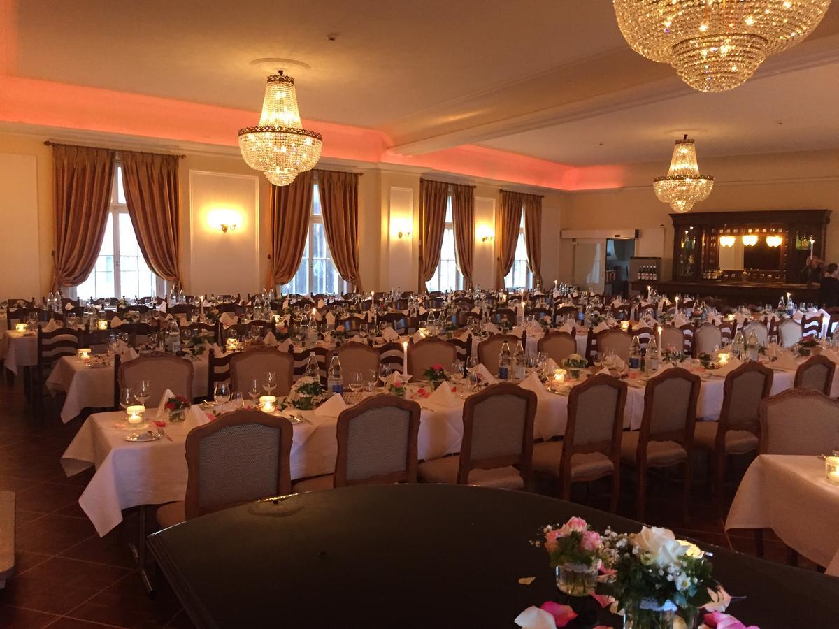 Hotel Schwert Näfels Buitenkant foto