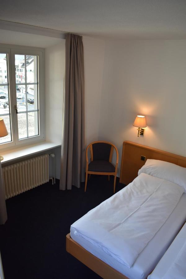 Hotel Schwert Näfels Buitenkant foto