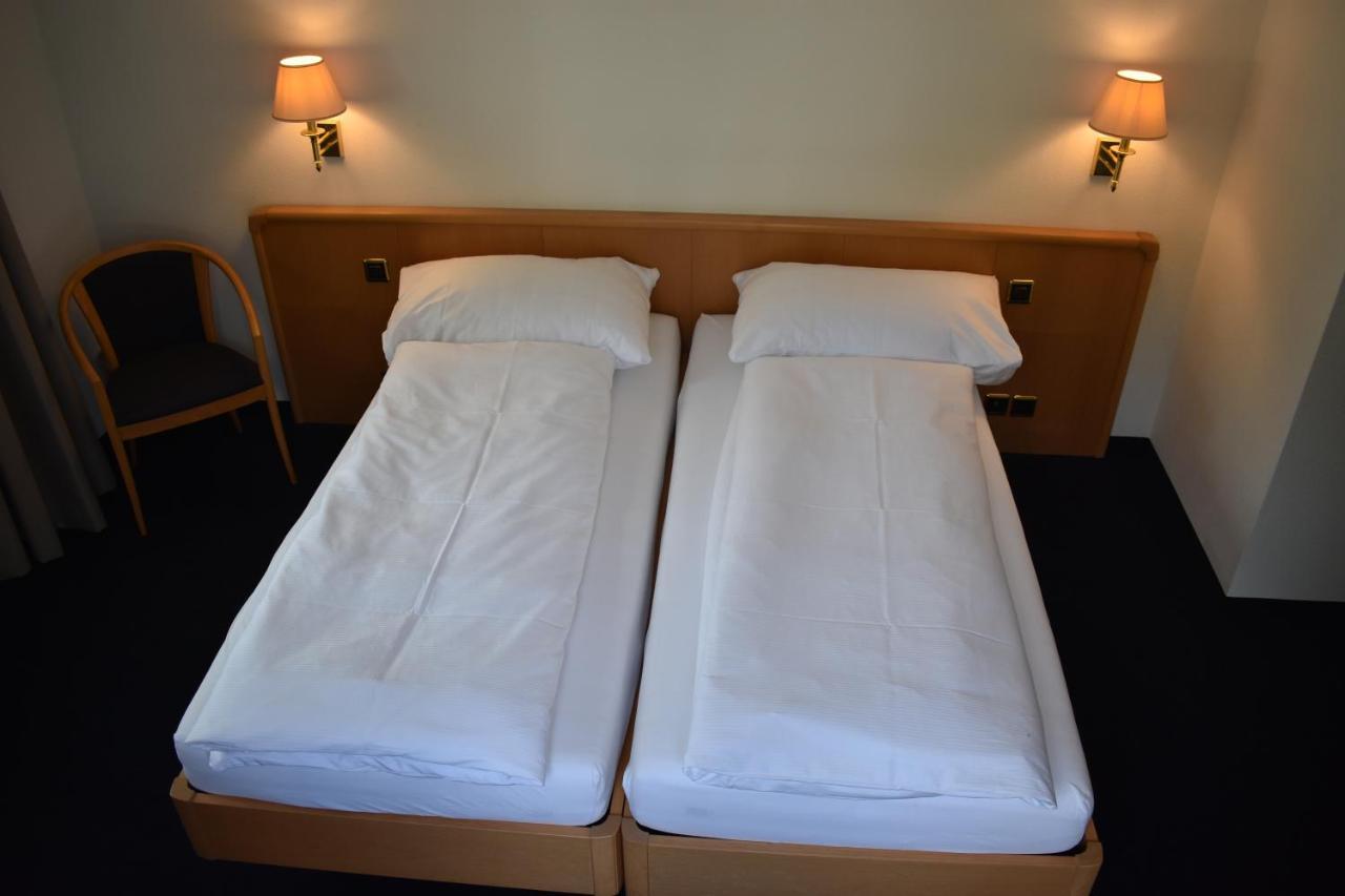 Hotel Schwert Näfels Buitenkant foto